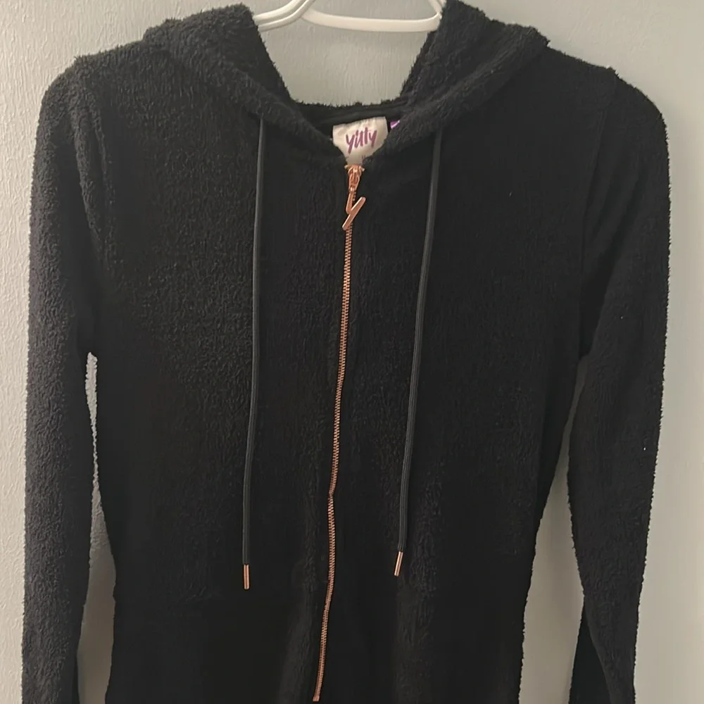 Yitty Cozy Black Onesie with Heart Pockets - Picture 3 of 12